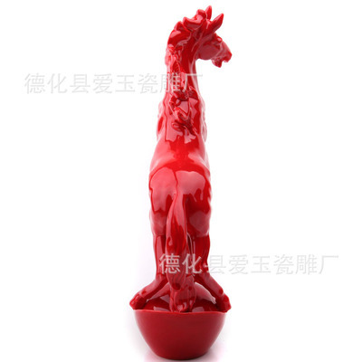 馬到功成，藝韻傳家——探索德化陶瓷馬工藝品的藝術魅力與商業價值